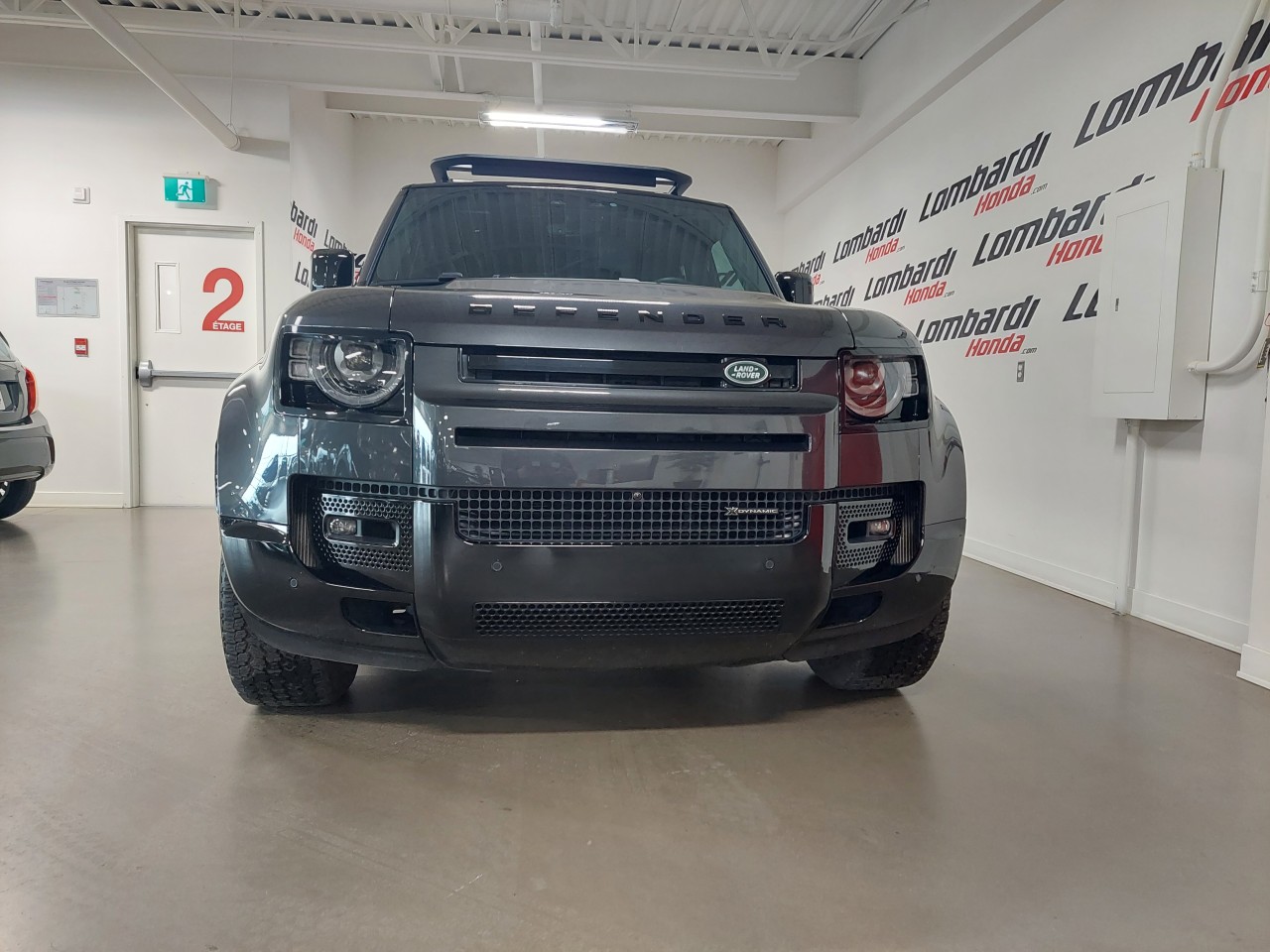 2023 Land Rover Defender 110 P400 X-Dynamic SE Carpathian Grey Image principale