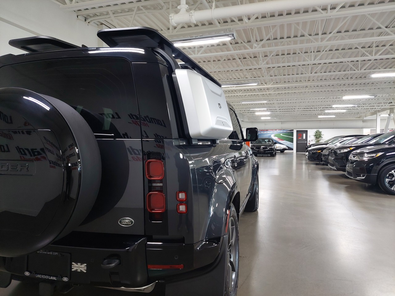 2023 Land Rover Defender 110 P400 X-Dynamic SE Carpathian Grey Image principale