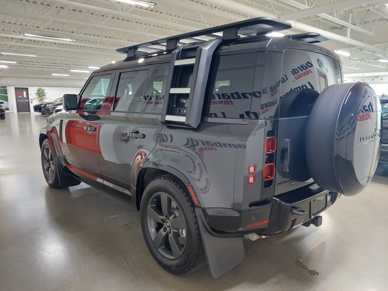 2023 Land Rover Defender 110 P400 X-Dynamic SE Carpathian Grey Image principale