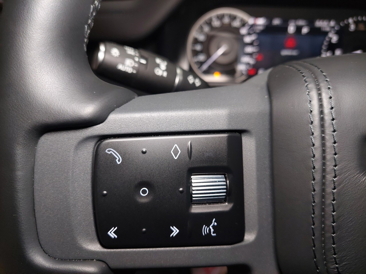 2023 Land Rover Defender 110 P400 X-Dynamic SE Carpathian Grey Main Image