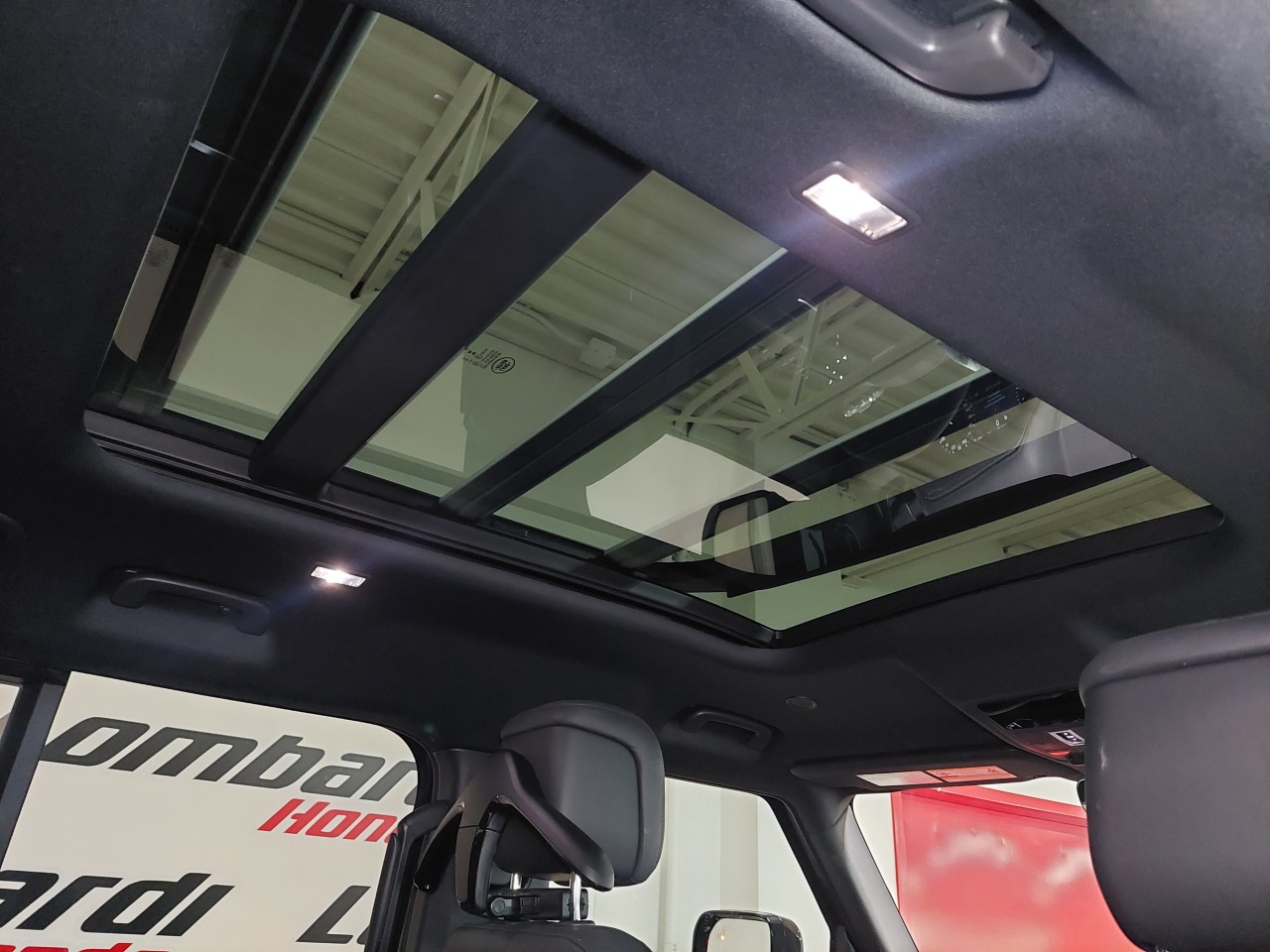 2023 Land Rover Defender 110 P400 X-Dynamic SE Carpathian Grey Main Image