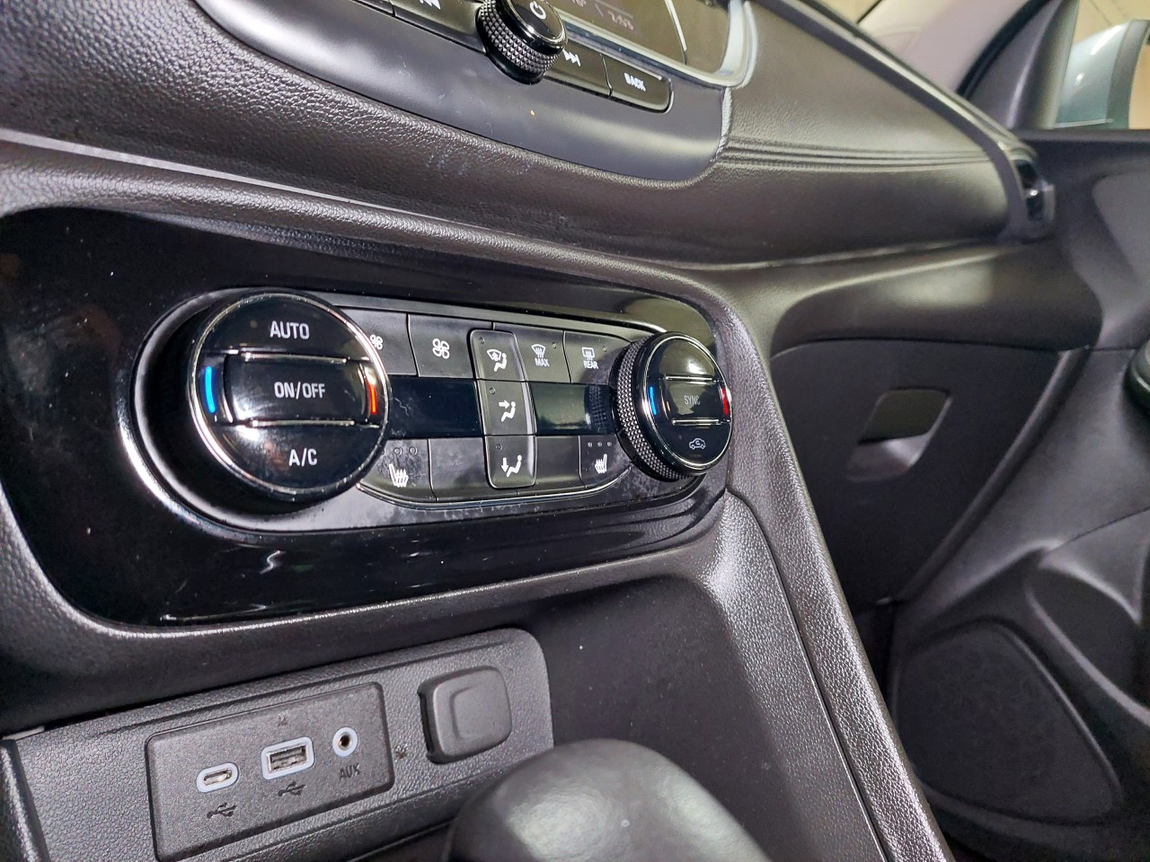 2021 Buick Encore GX Select Main Image