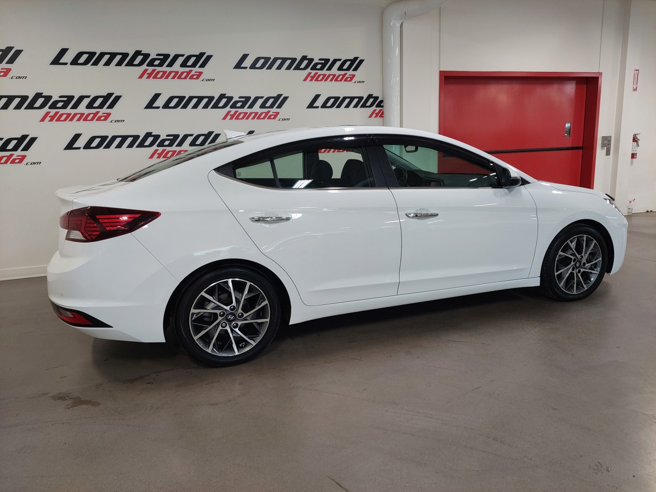 2020 Hyundai Elantra Ultimate Main Image