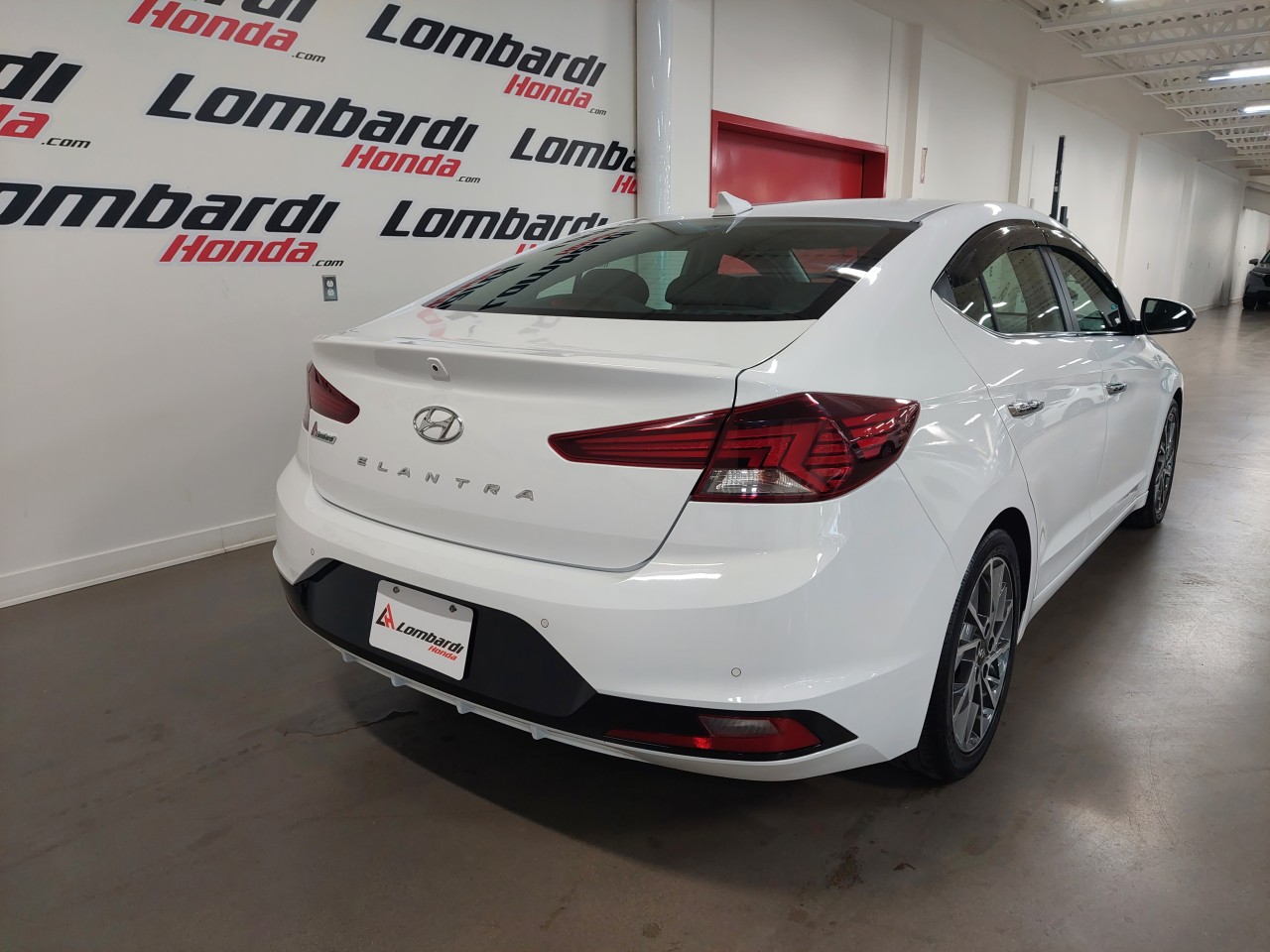 2020 Hyundai Elantra Ultimate Main Image