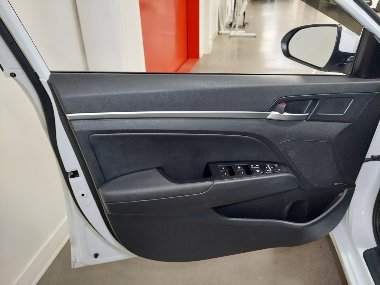 2020 Hyundai Elantra Ultimate Main Image