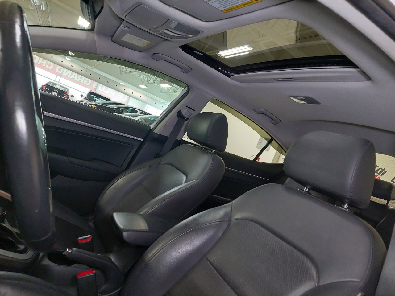 2020 Hyundai Elantra Ultimate Main Image