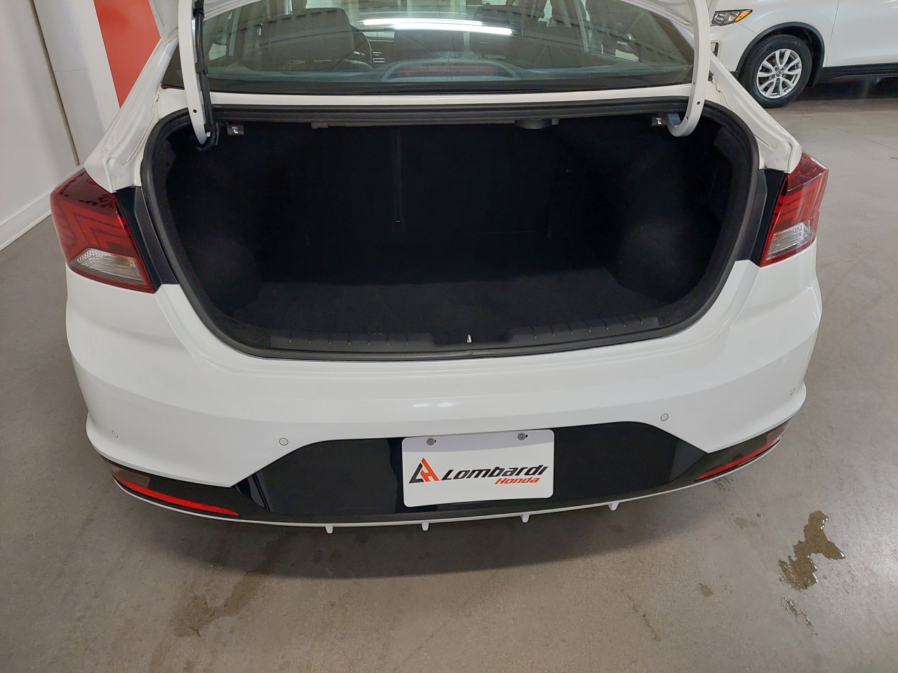 2020 Hyundai Elantra Ultimate Main Image