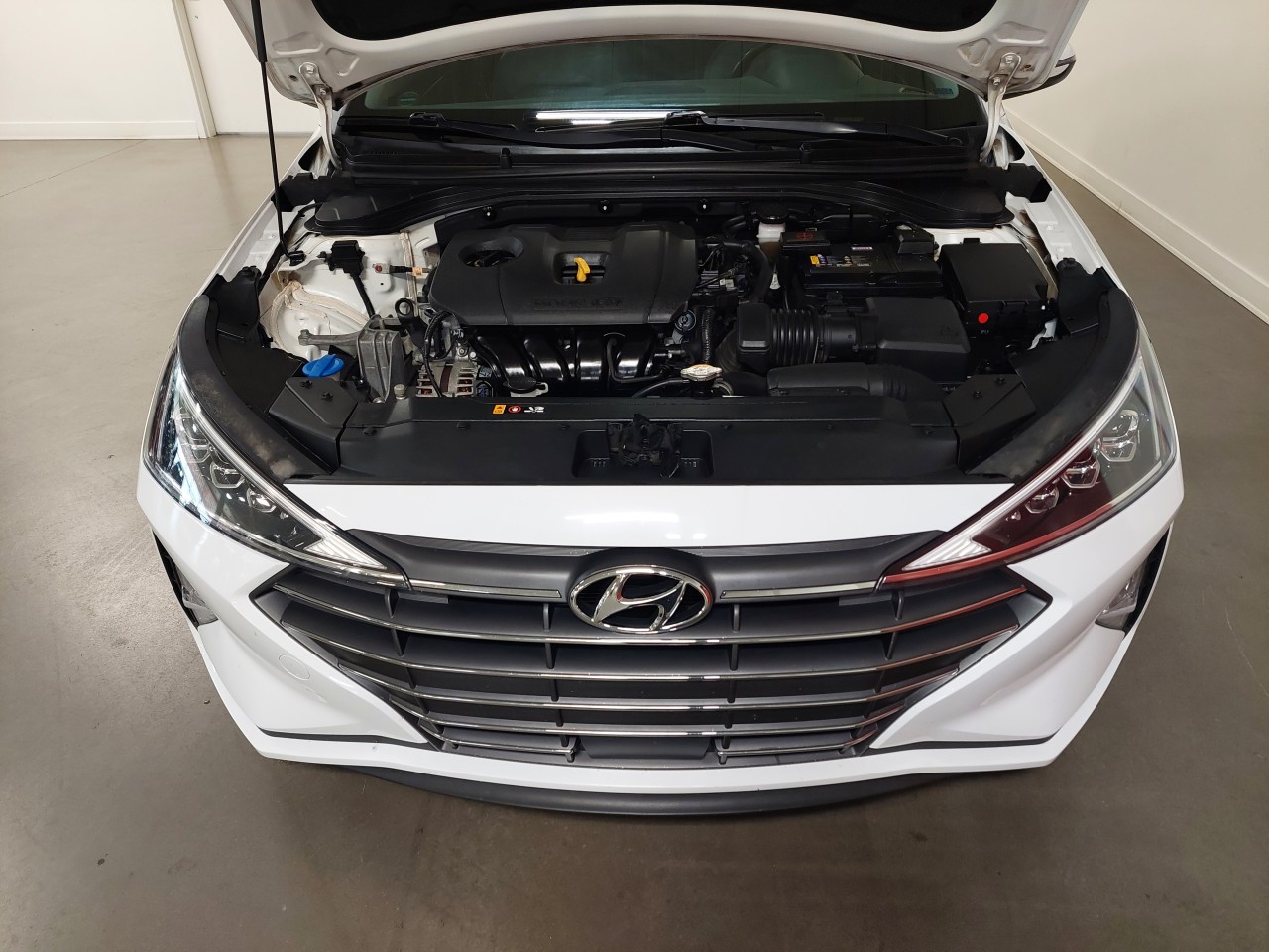 2020 Hyundai Elantra Ultimate Main Image