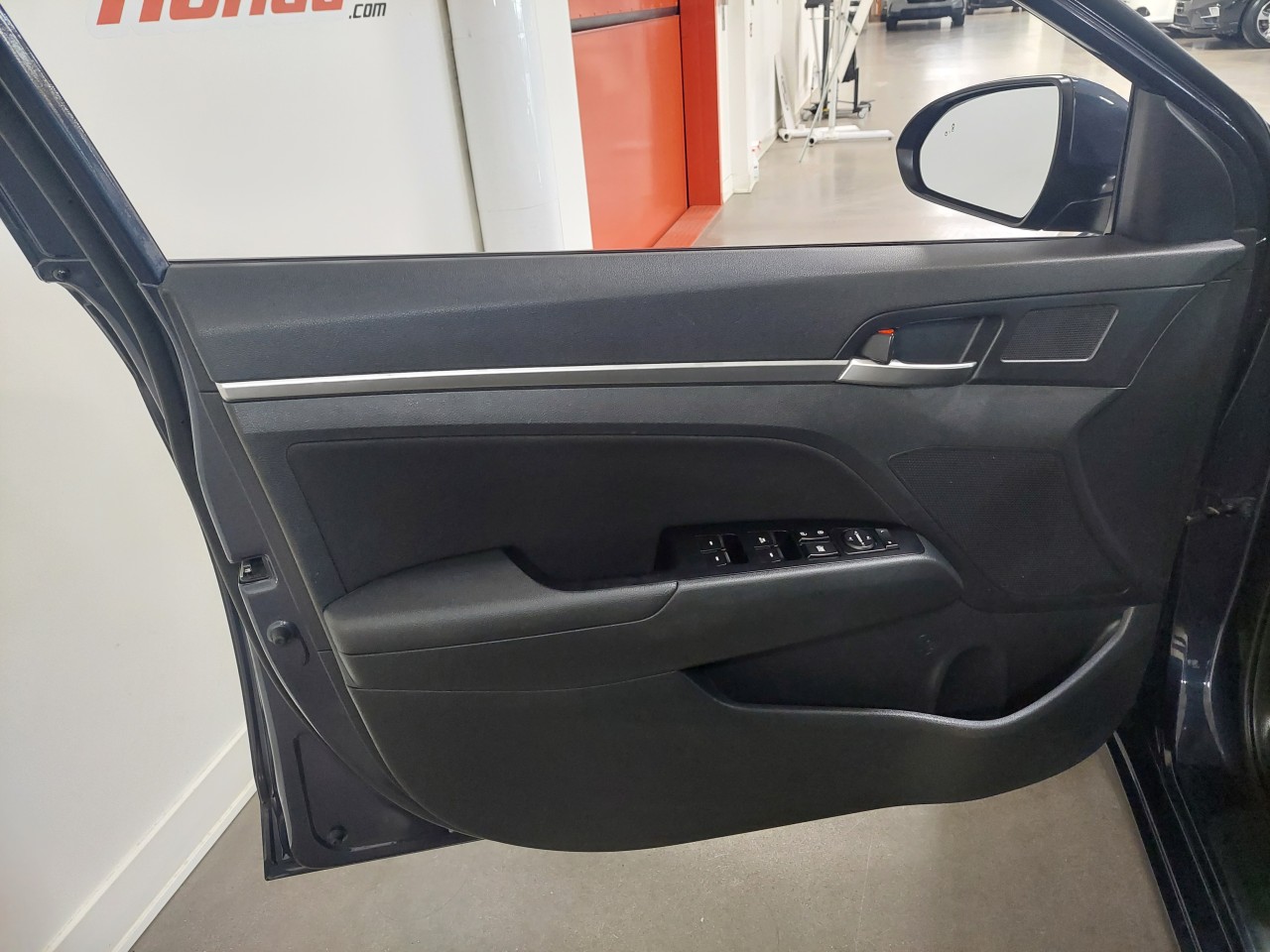 2020 Hyundai Elantra Preferred Main Image