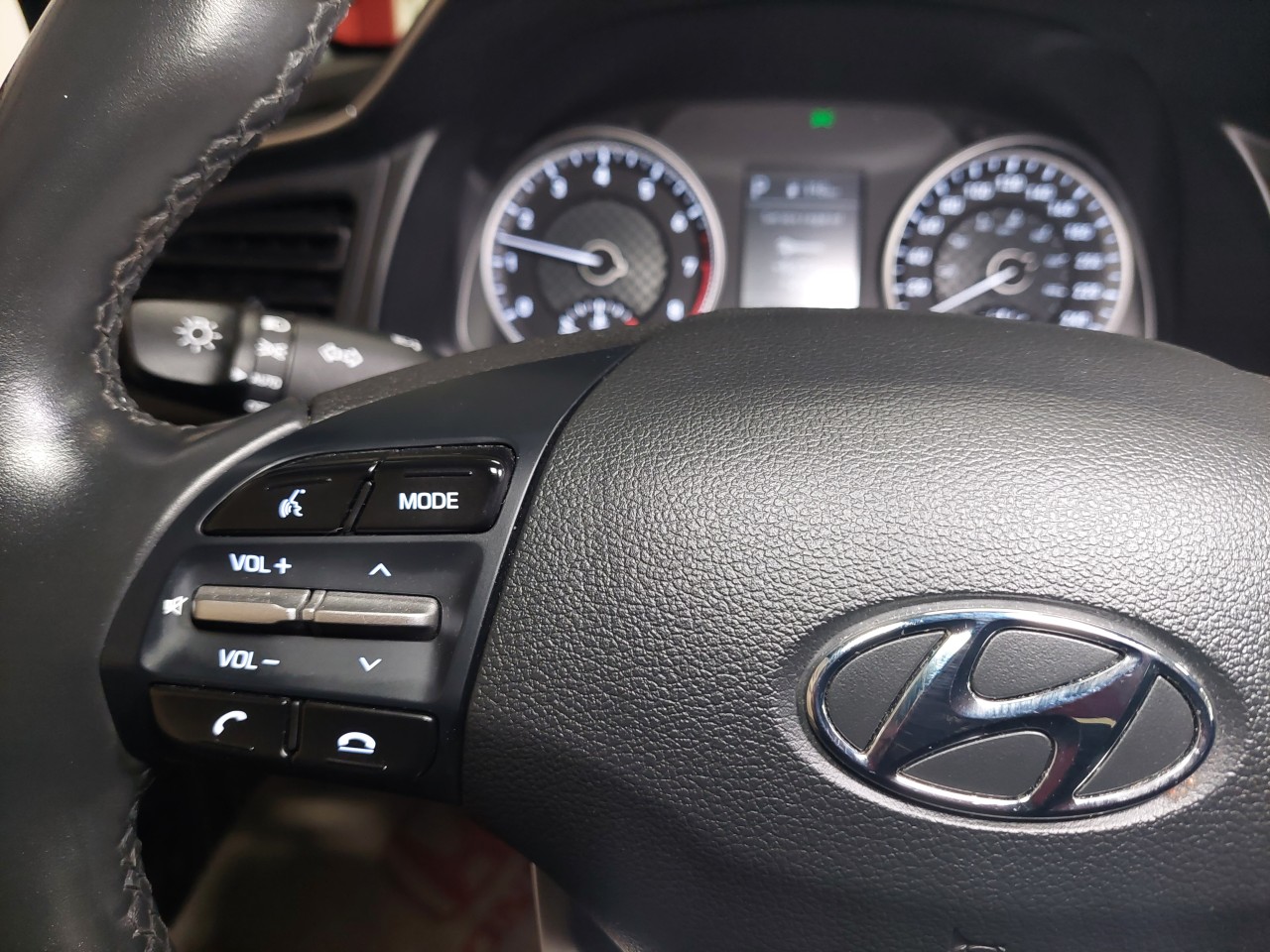 2020 Hyundai Elantra Preferred Main Image