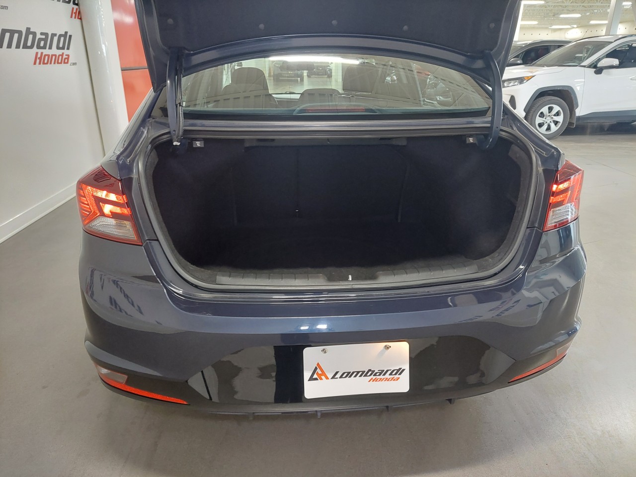 2020 Hyundai Elantra Preferred Main Image