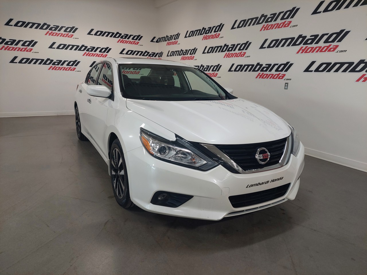 2018 Nissan Altima 2.5 Main Image