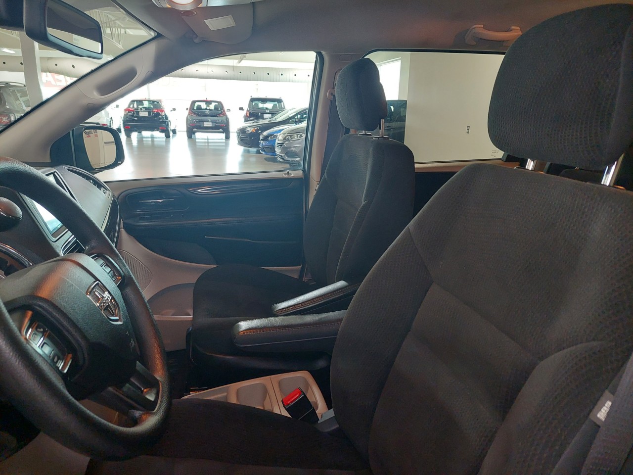 2019 Dodge Grand Caravan SXT Main Image