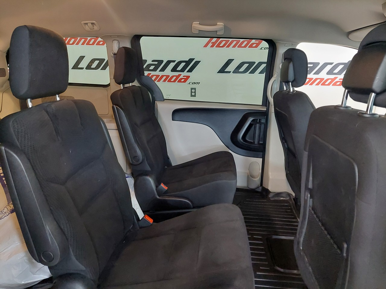 2019 Dodge Grand Caravan SXT Main Image