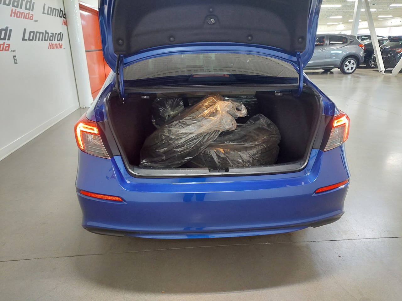 2022 Honda Civic EX Main Image