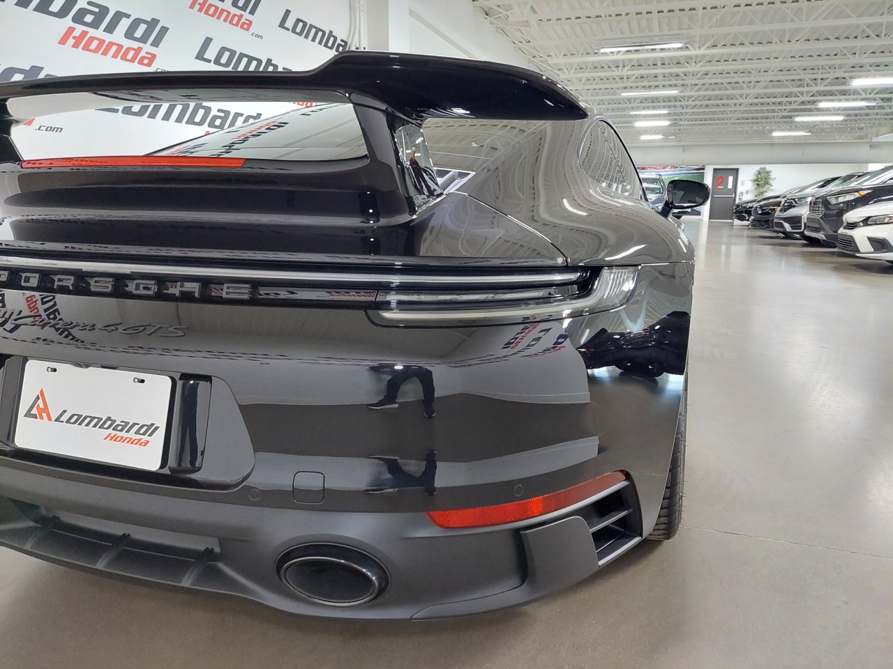 2024 Porsche 911 CARRERA 4 GTS Image principale