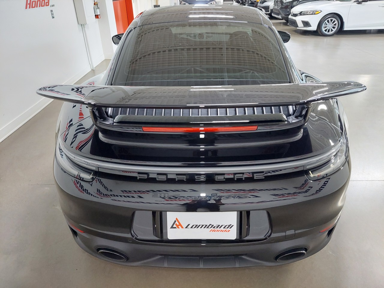 2024 Porsche 911 CARRERA 4 GTS Image principale
