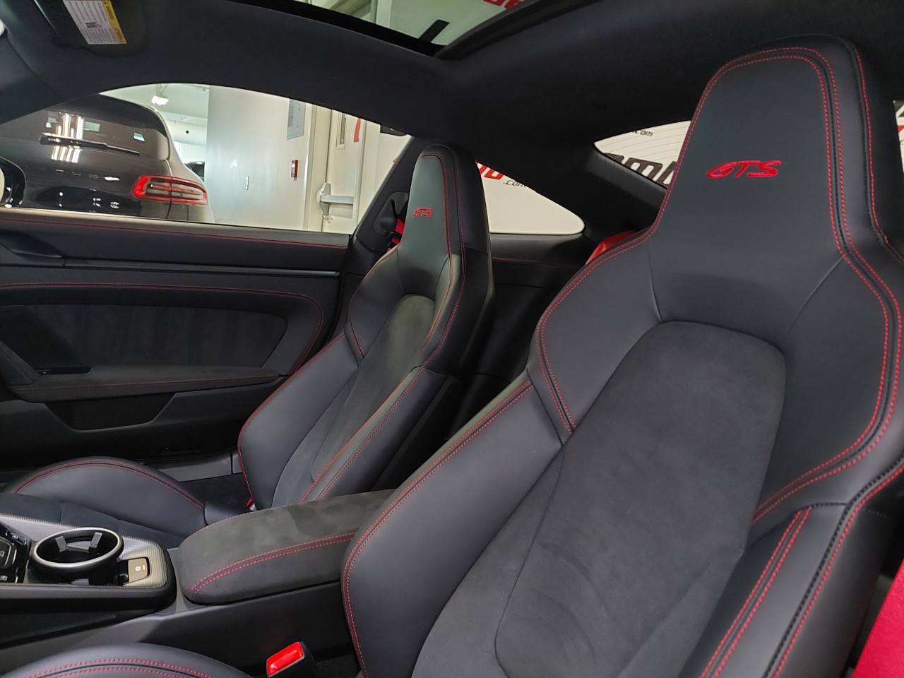 2024 Porsche 911 CARRERA 4 GTS Main Image