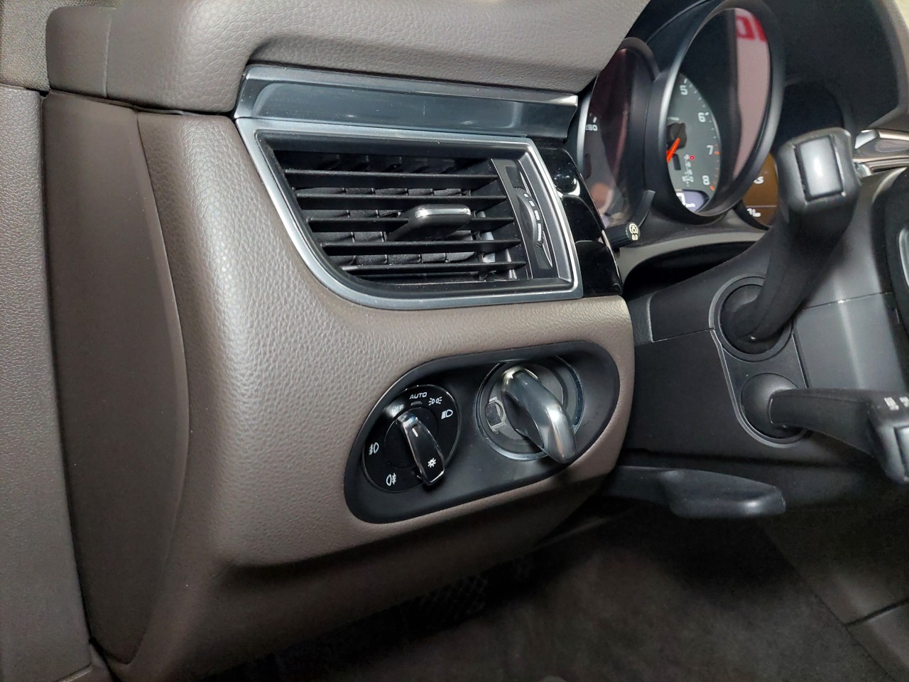 2018 Porsche Macan S Main Image