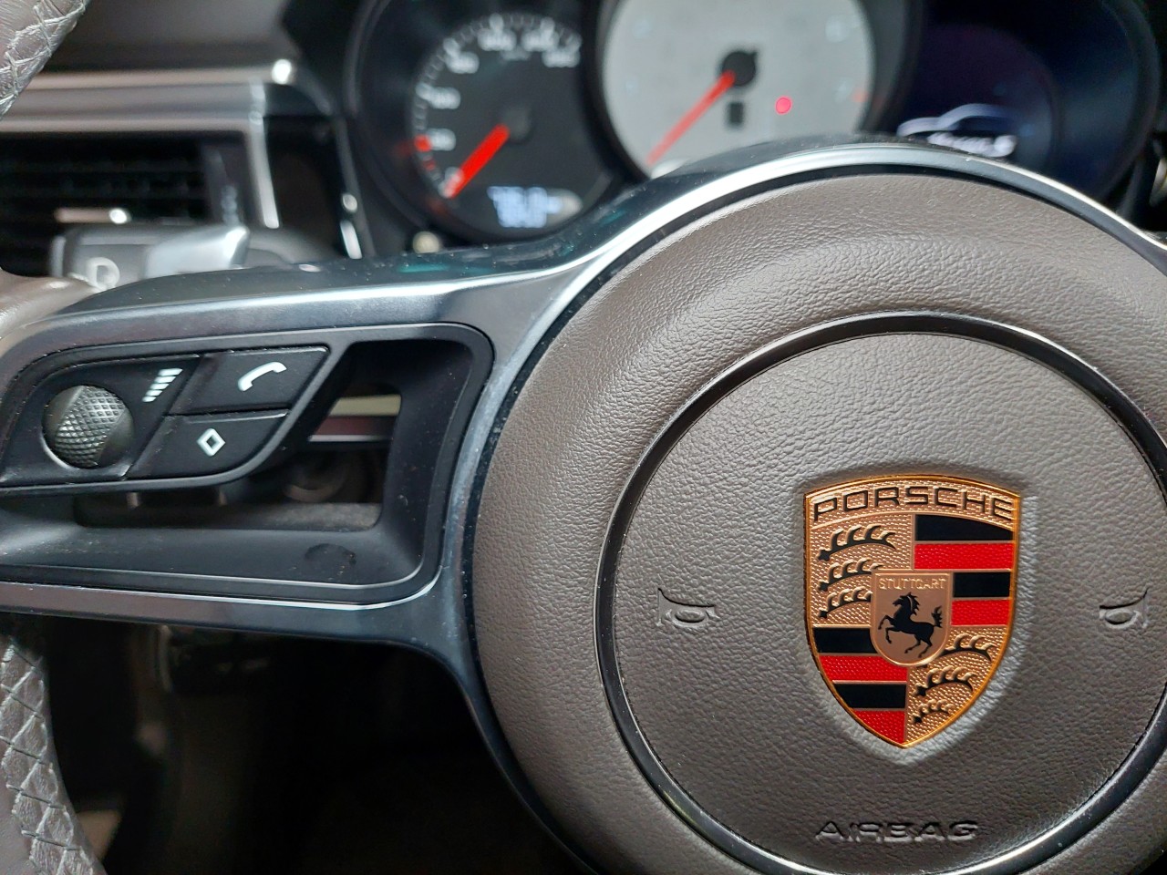2018 Porsche Macan S Main Image