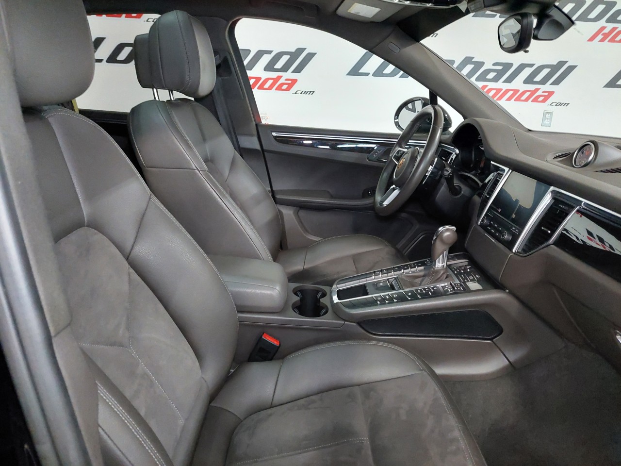 2018 Porsche Macan S Main Image