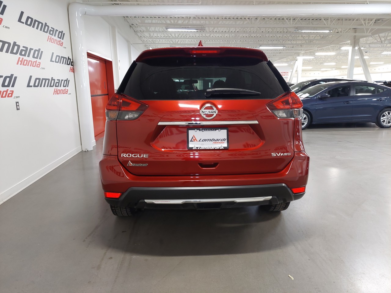 2018 Nissan Rogue SV Main Image