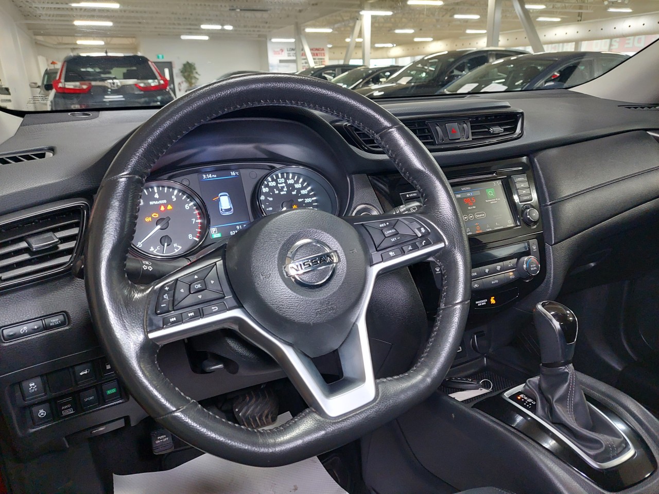 2018 Nissan Rogue SV Main Image