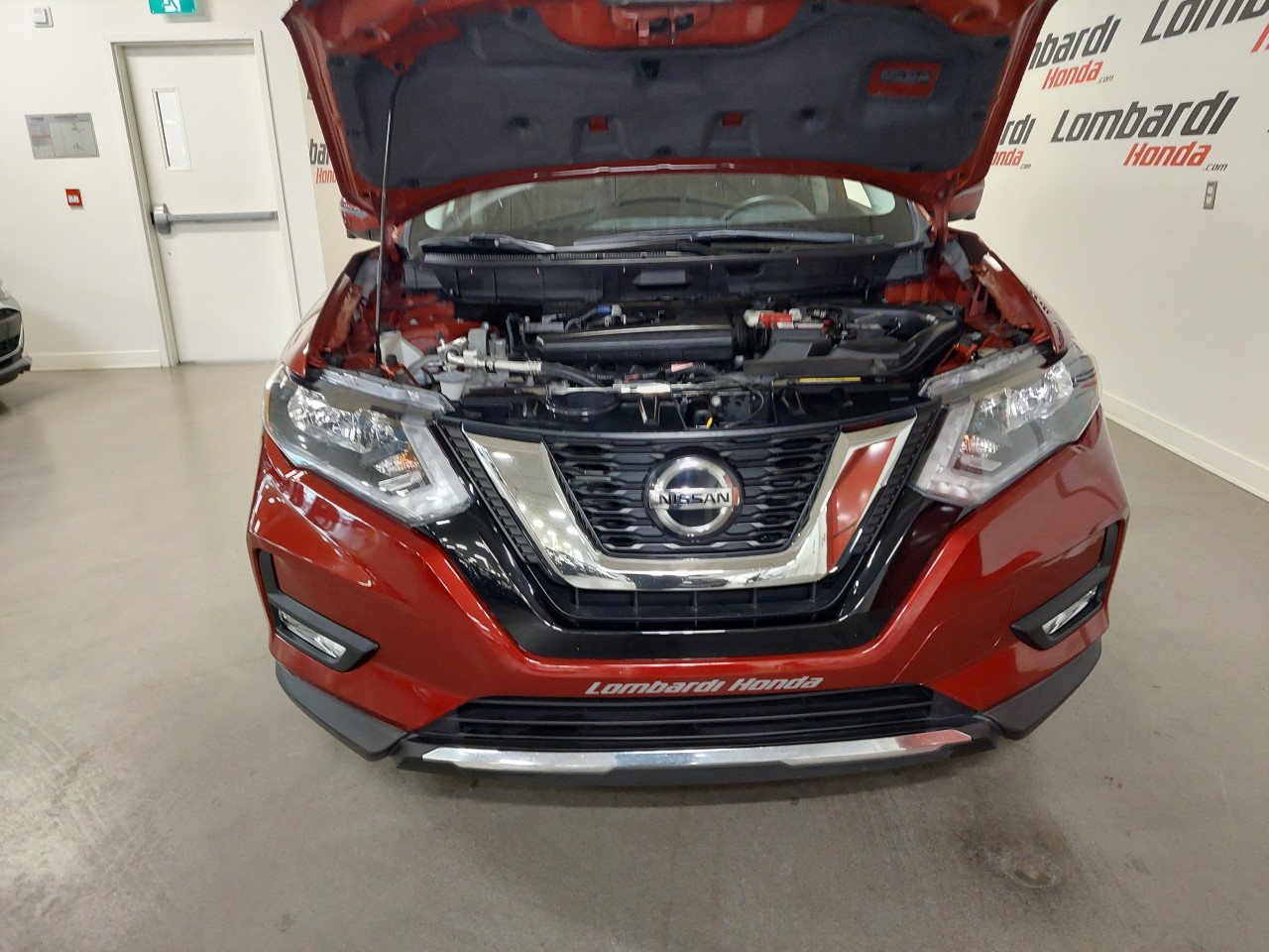 2018 Nissan Rogue SV Main Image