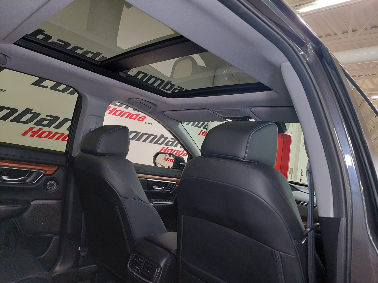 2019 Honda CR-V Touring Main Image