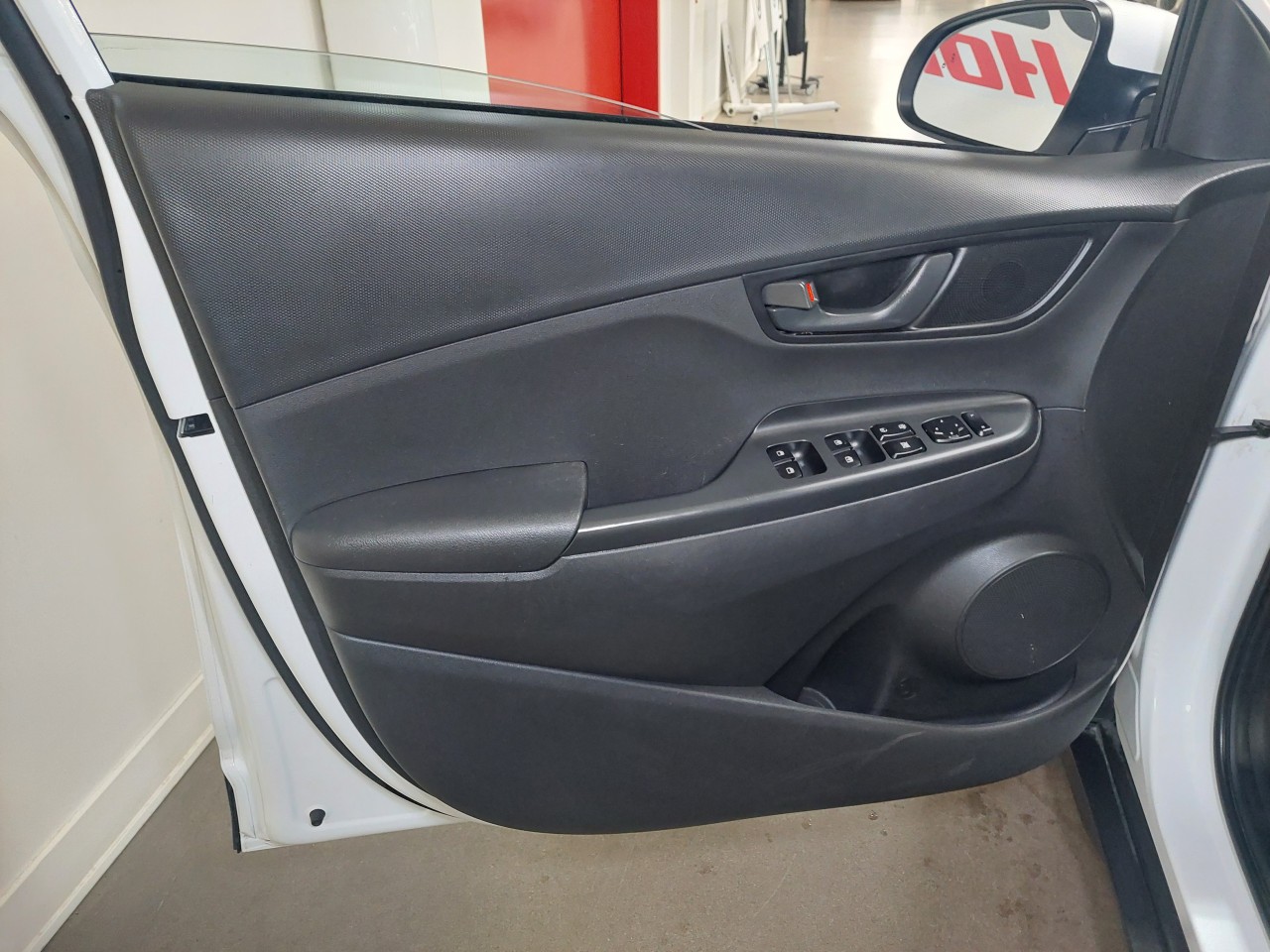 2022 Hyundai Kona Preferred Main Image
