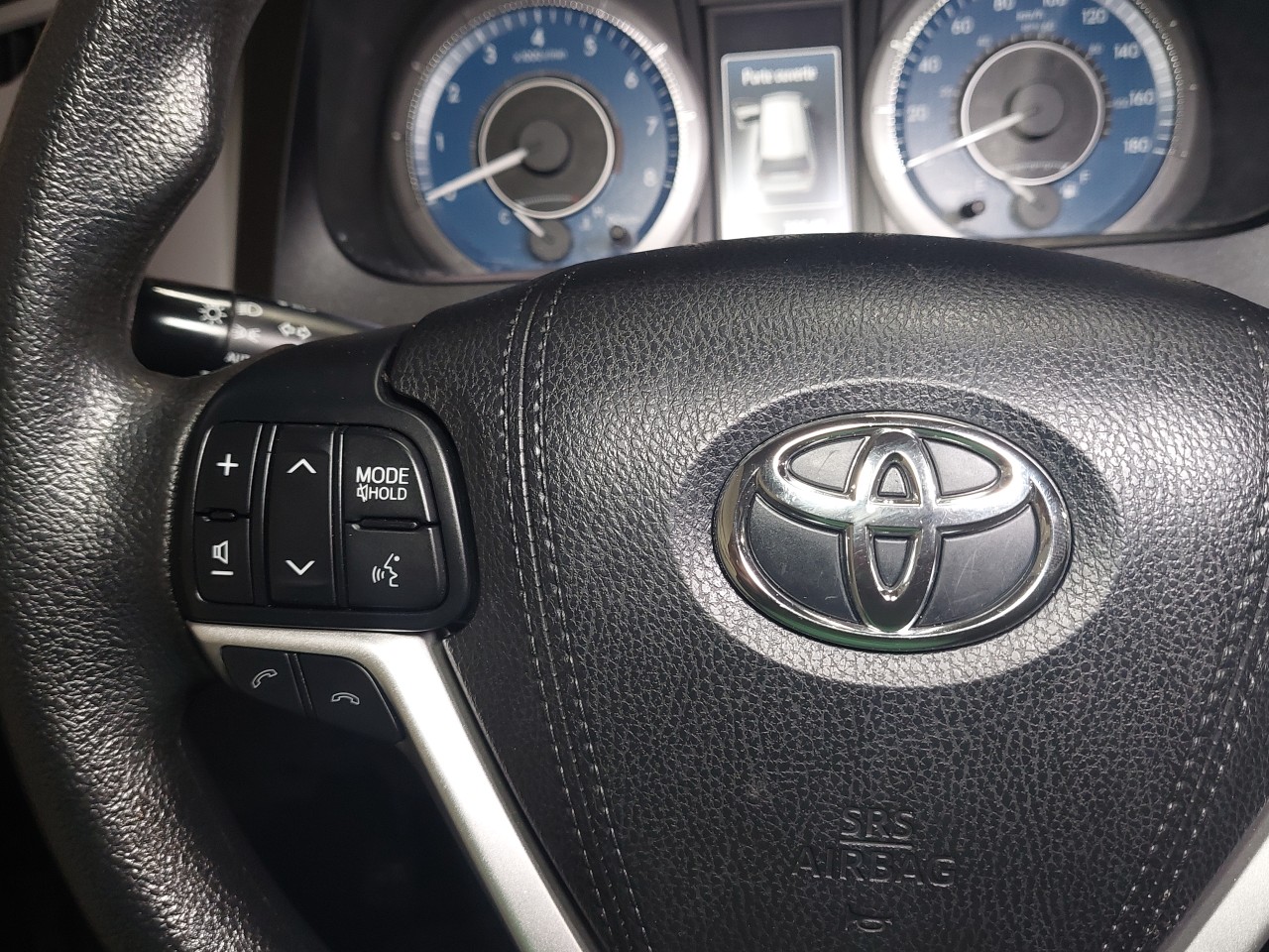 2018 Toyota Sienna LE Main Image