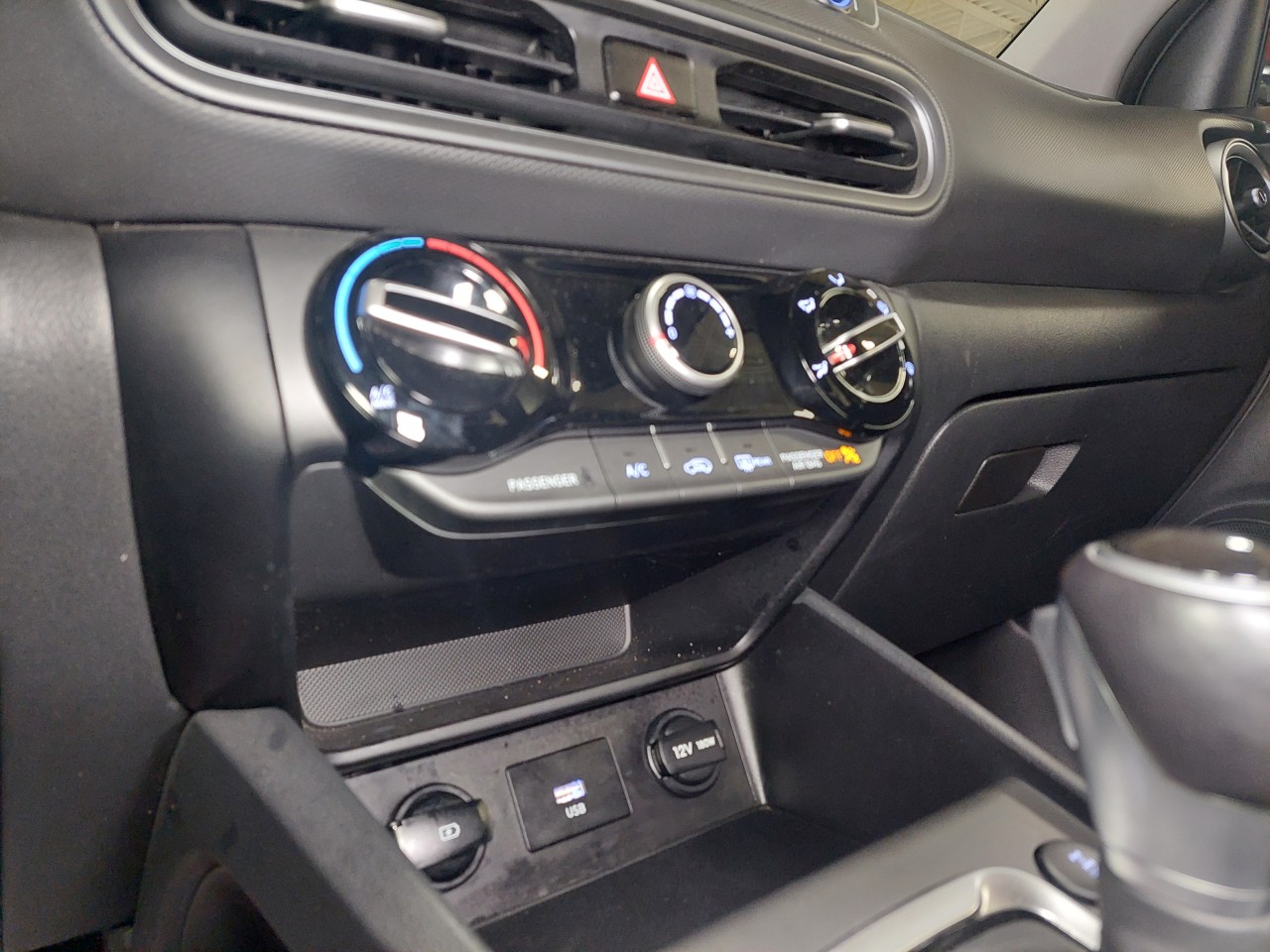2022 Hyundai Kona Preferred Main Image