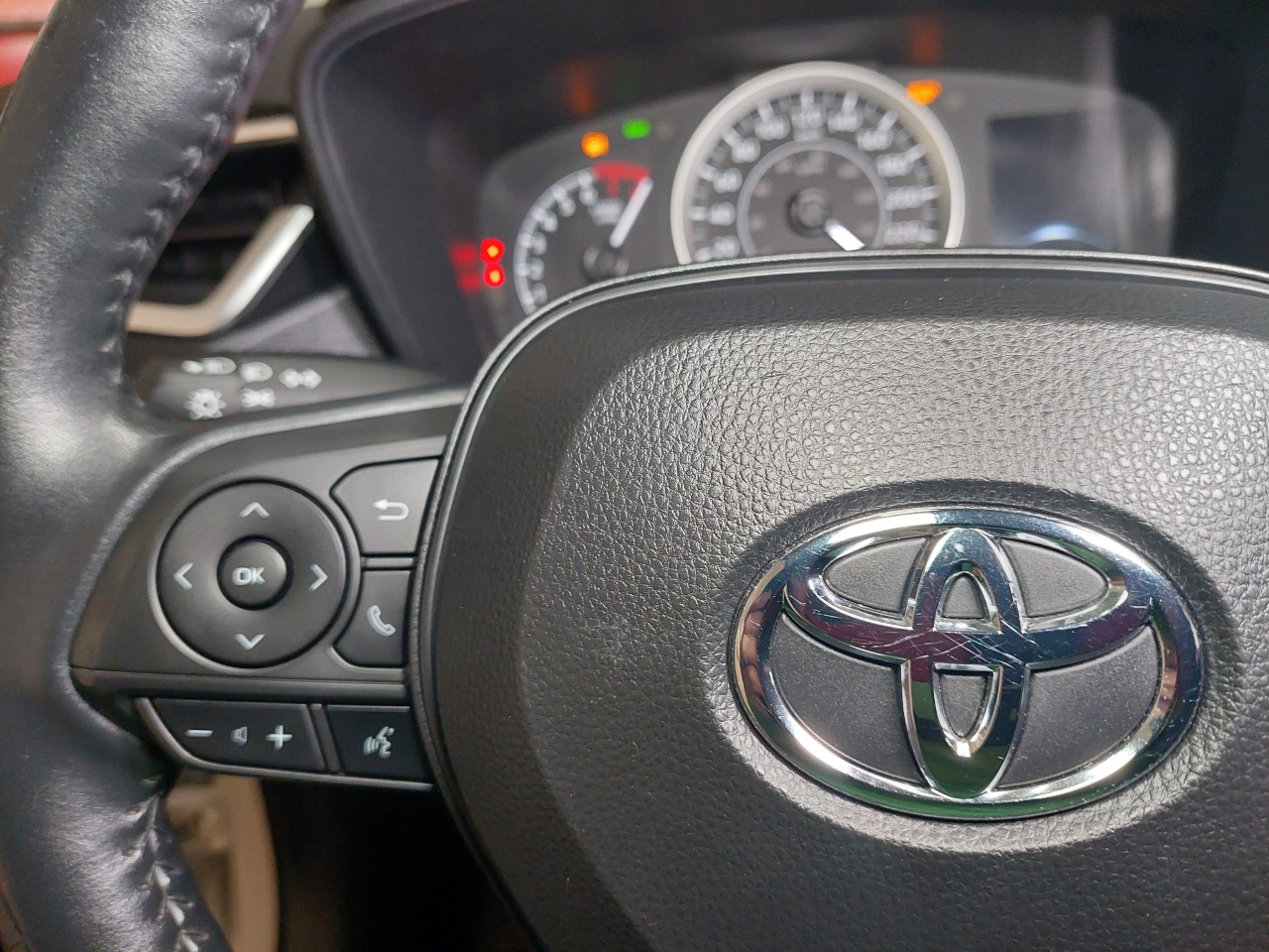 2021 Toyota Corolla LE Main Image