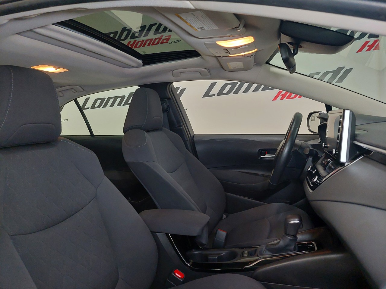 2021 Toyota Corolla LE Main Image