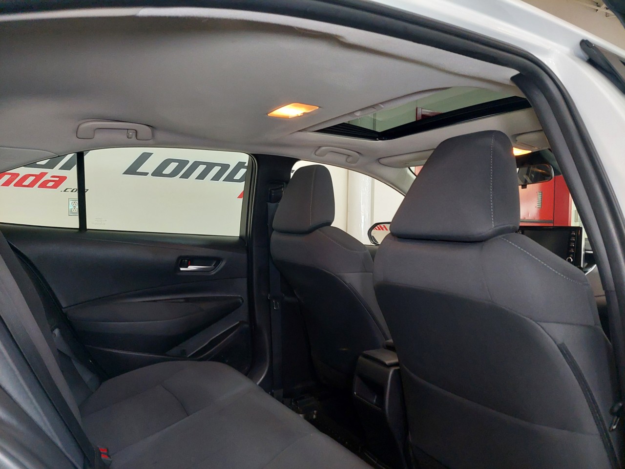 2021 Toyota Corolla LE Main Image