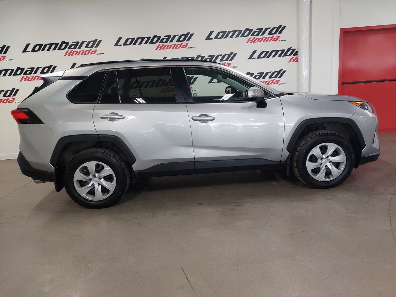 2021 Toyota RAV4 LE Main Image