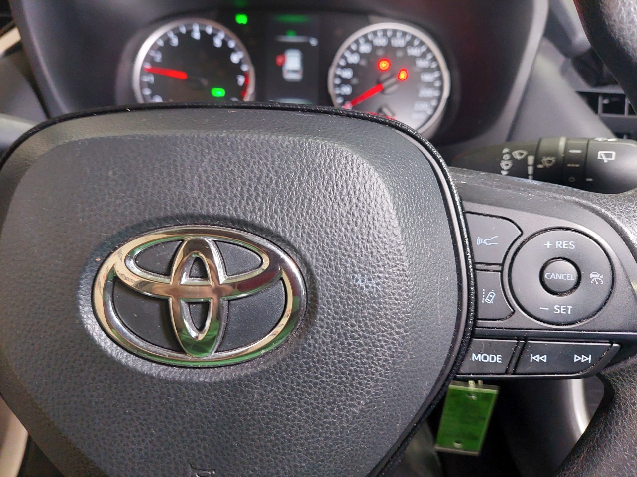 2021 Toyota RAV4 LE Main Image