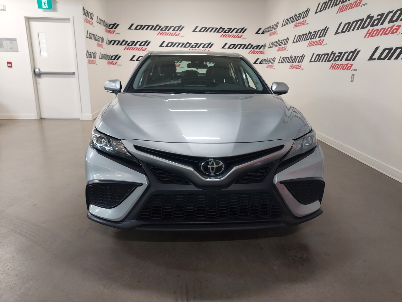 2021 Toyota Camry SE Main Image