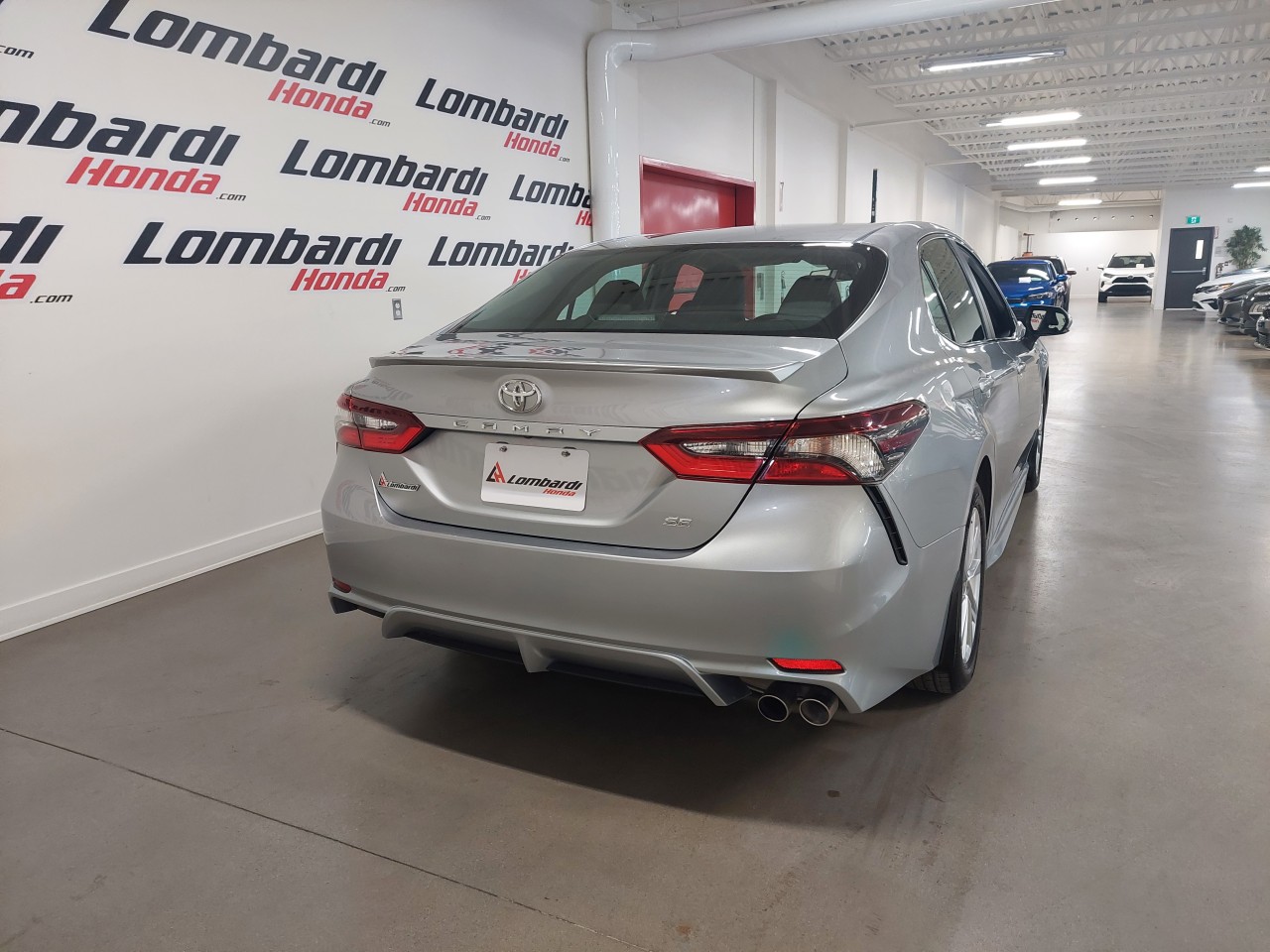 2021 Toyota Camry SE Main Image