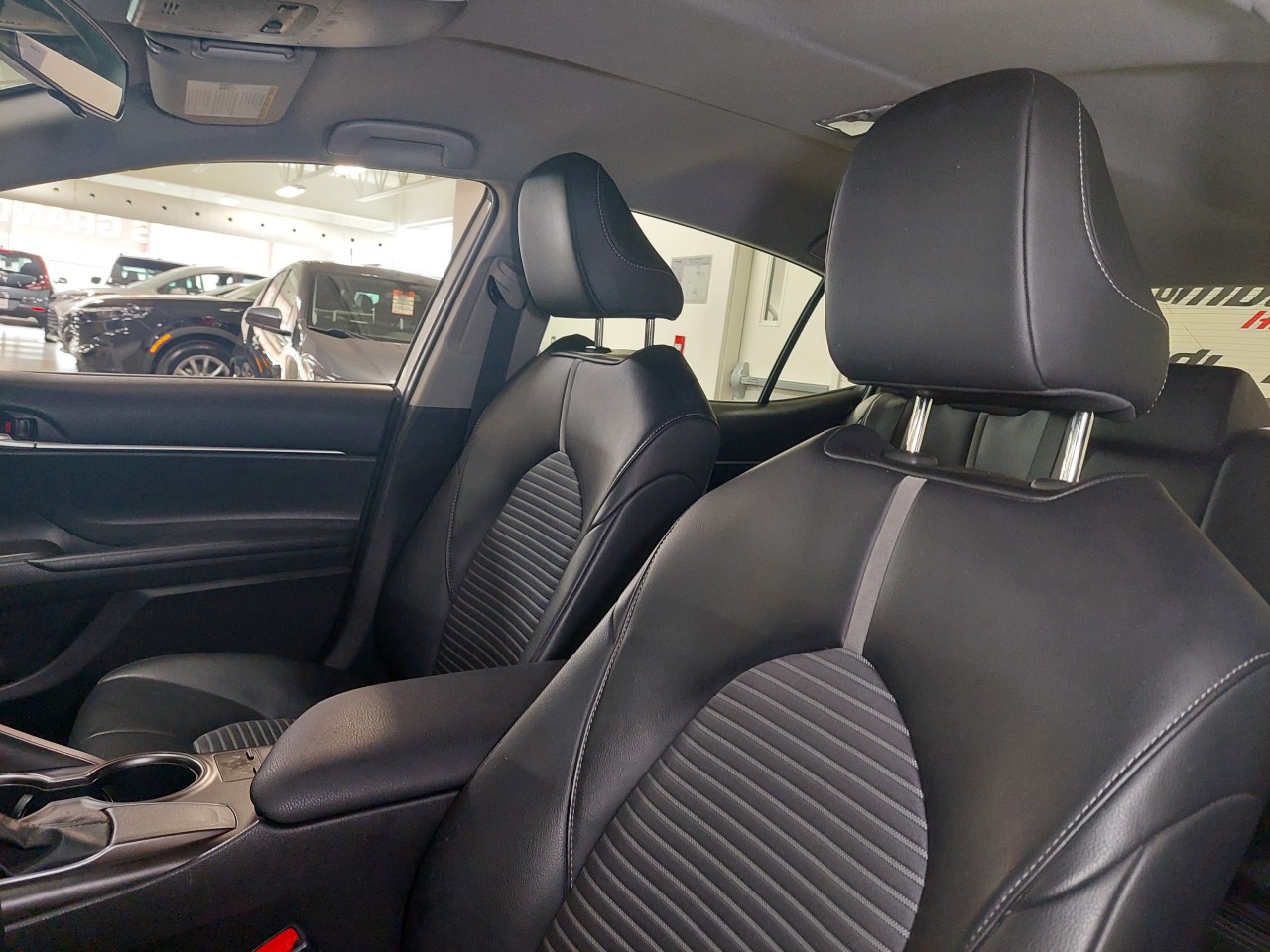 2021 Toyota Camry SE Main Image