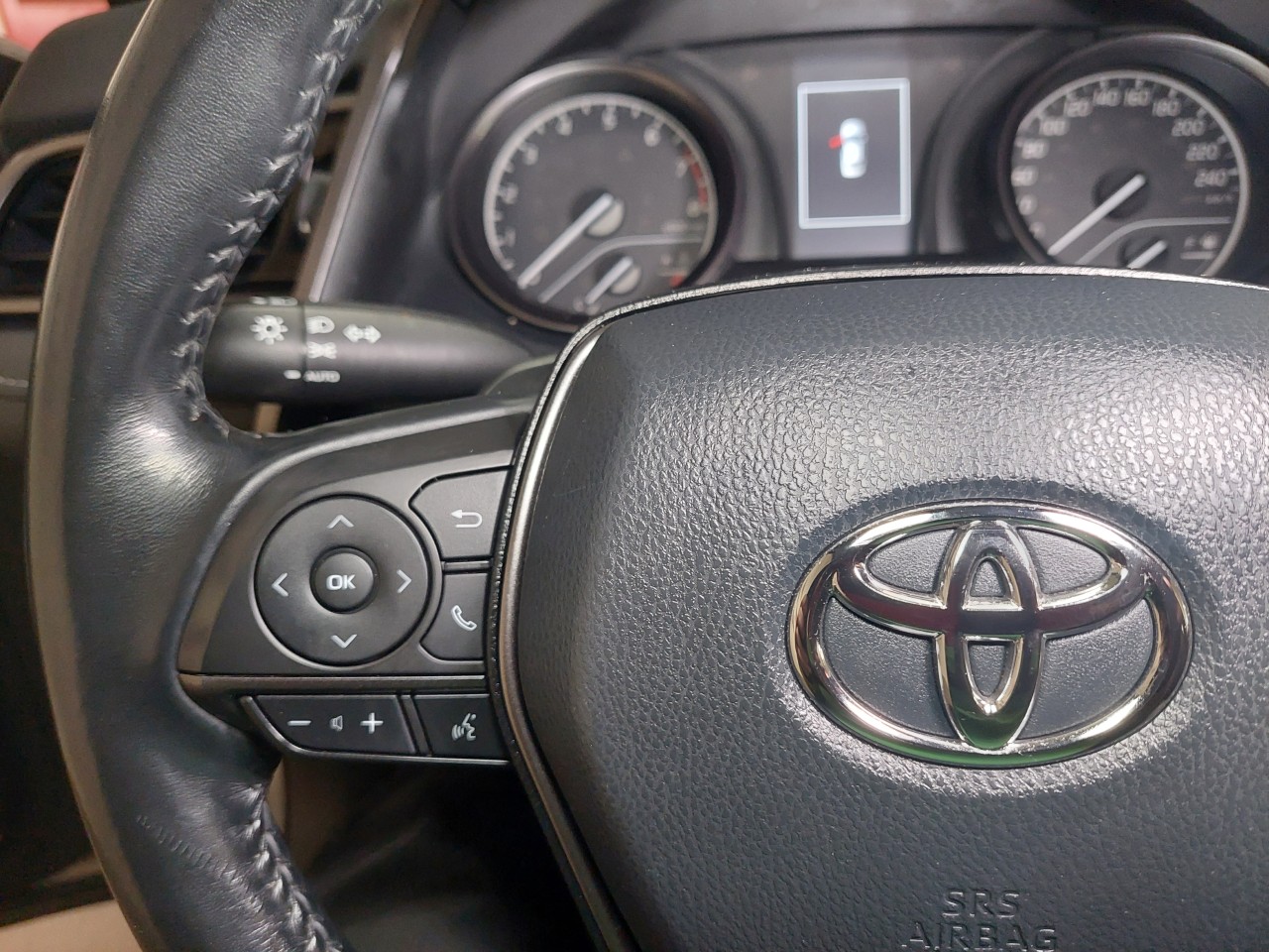 2021 Toyota Camry SE Main Image