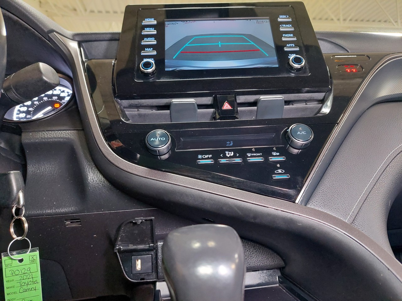 2021 Toyota Camry SE Main Image