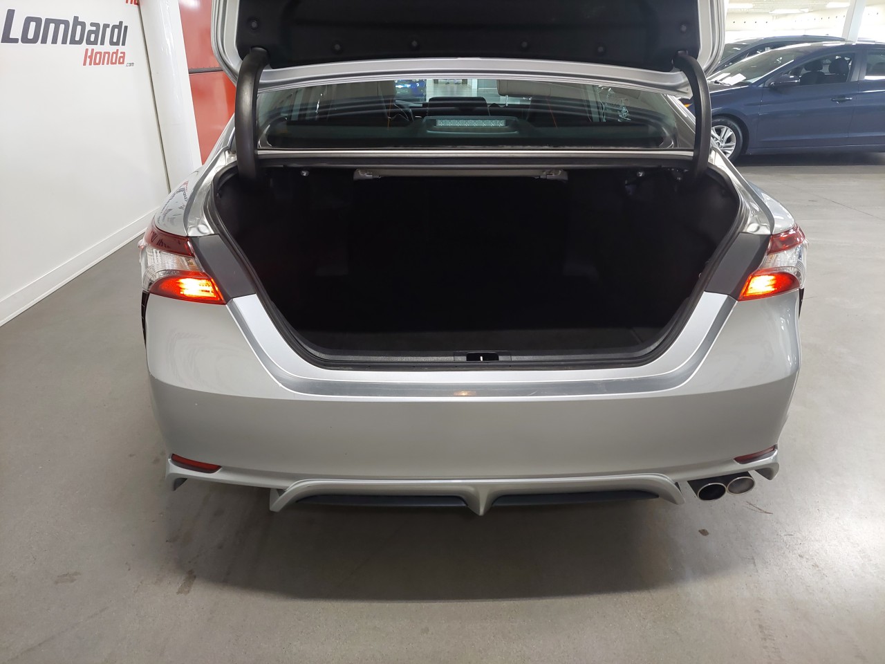 2021 Toyota Camry SE Main Image