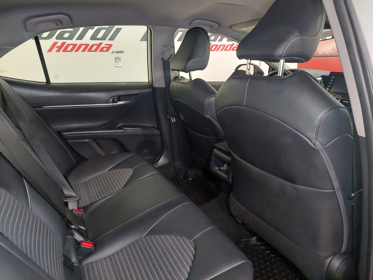 2021 Toyota Camry SE Main Image