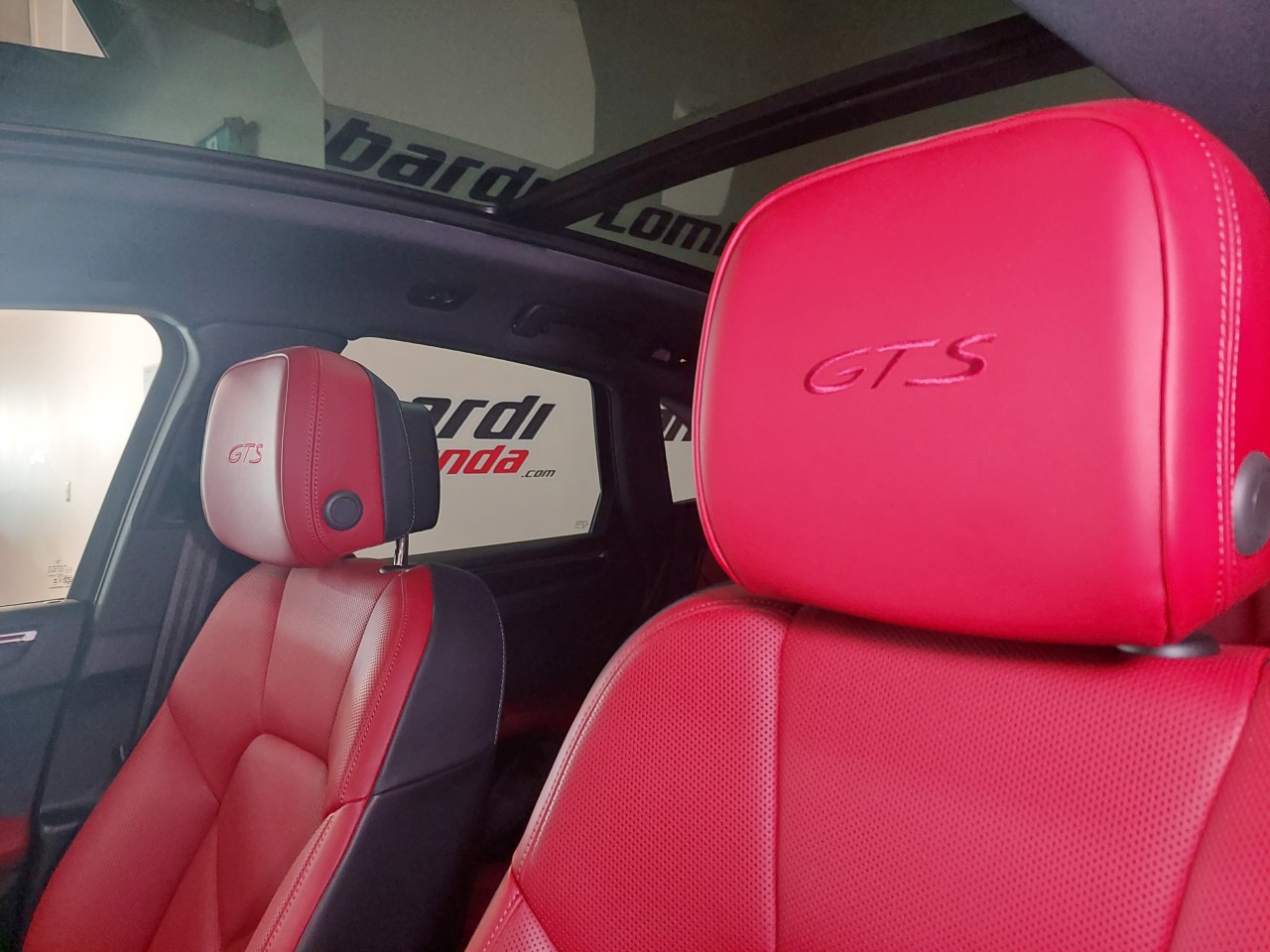 2024 Porsche Macan GTS Main Image