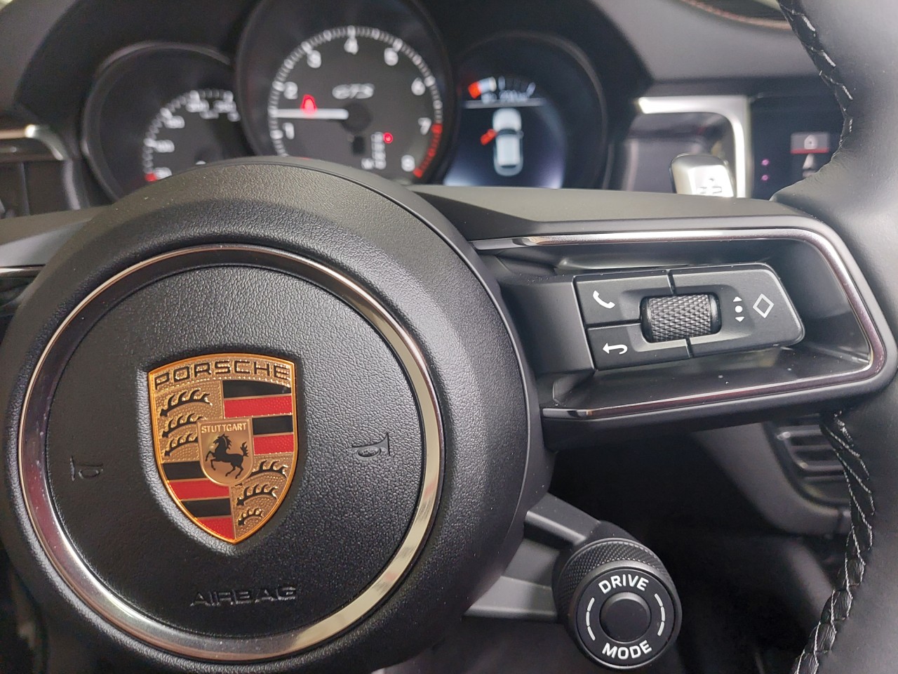 2024 Porsche Macan GTS Main Image