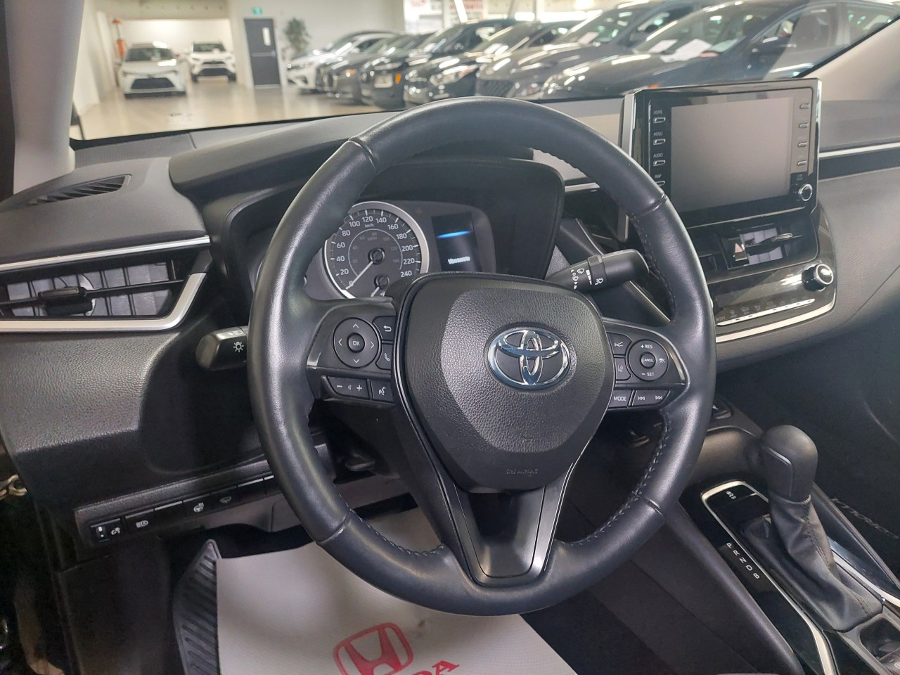 2021 Toyota Corolla LE Main Image