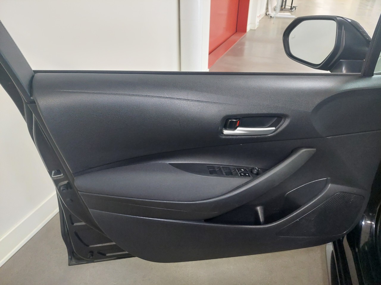 2021 Toyota Corolla LE Main Image