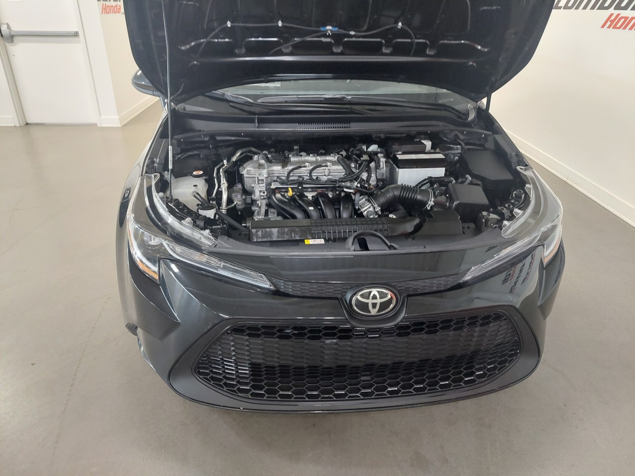 2021 Toyota Corolla LE Main Image