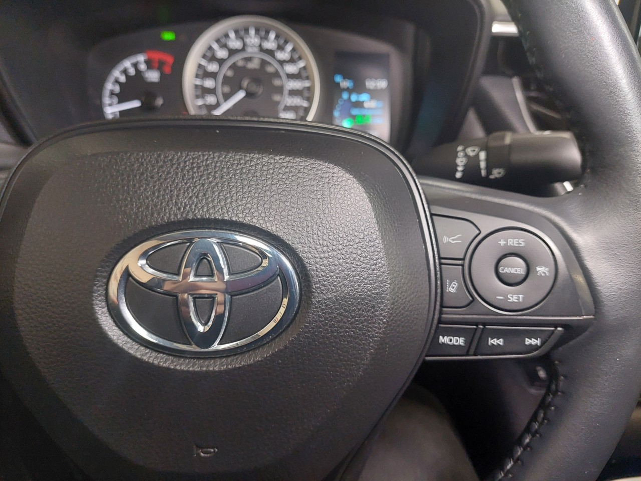 2021 Toyota Corolla LE Main Image